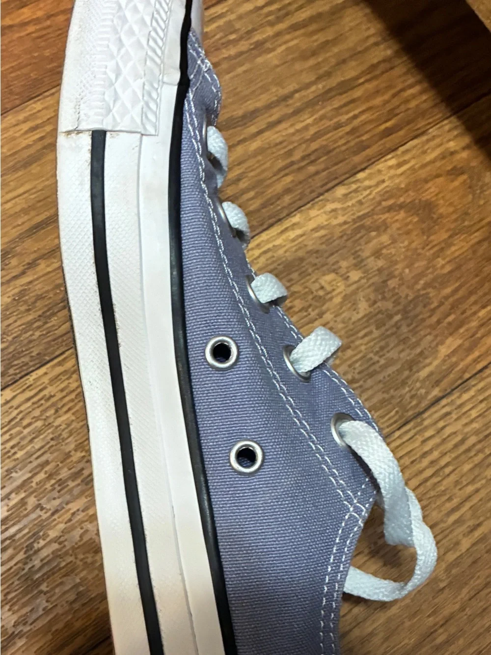 Converse iconic stripe